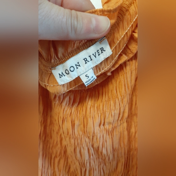 Light orange-coloured sundress - Moon River brand size small - Picture 2 of 6